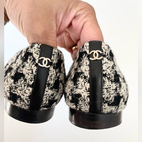 Chanel Black Ivory Houndstooth Tweed cap toe CC Ballet flats EU 38.5 - Picture 6 of 12